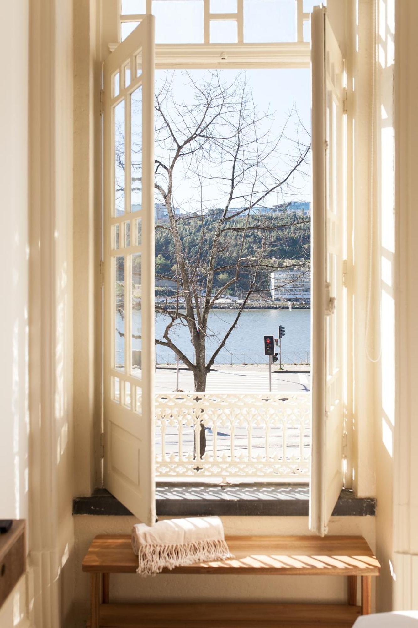 Viva Alameda Suites - River Guest House Porto Buitenkant foto